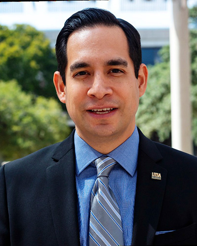 Headshot of Julio J Ramos