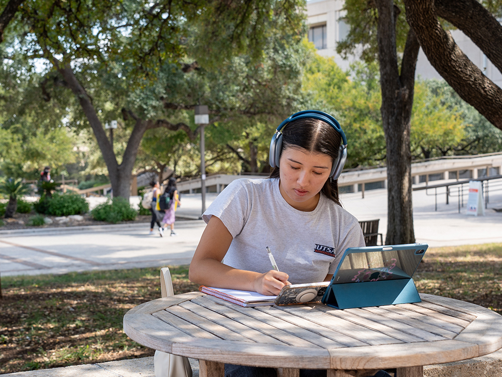 Online Master's in Marketing | UT San Antonio