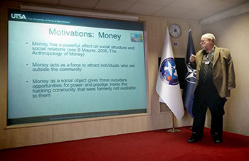 Max Kilger presenting in Turkey