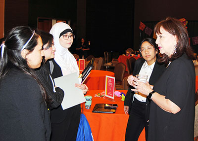 Bonnie Garcia meeting with students