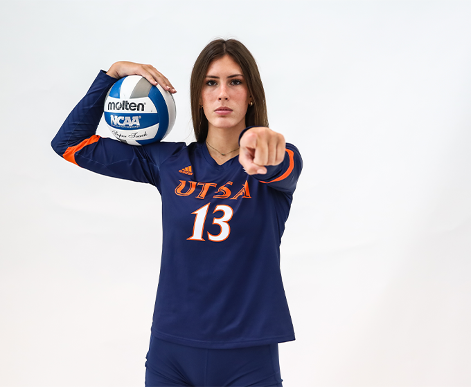 Miranda Putnicki, UTSA Alvarez Marketing student and member of the UTSA Women's Volleyball Team